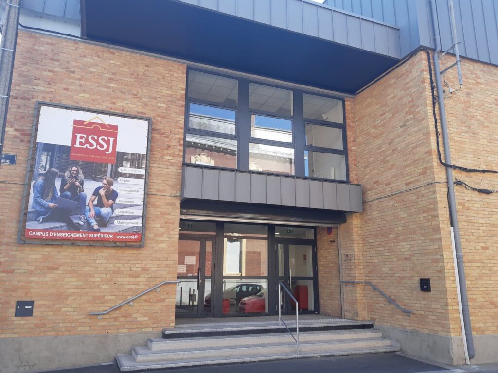 photo devanture du bâtiment ESSJ Présentation